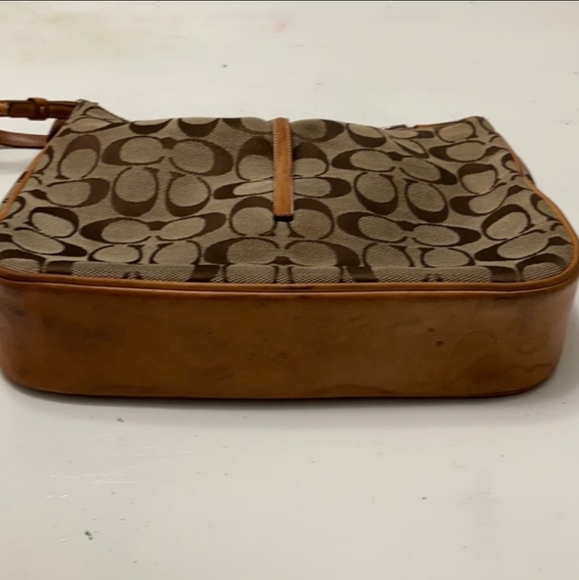 Coach Signature Hamptons Bag K2K-6091 - Picture 7 of 7